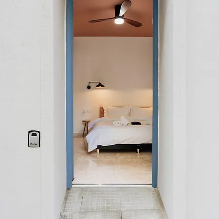 Canvas Color Your Stay Volos Buitenkant foto