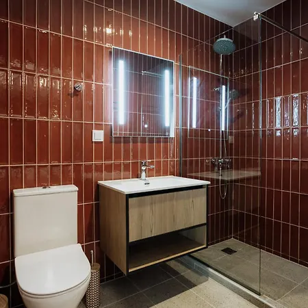 Canvas Color Your Stay Volos Buitenkant foto
