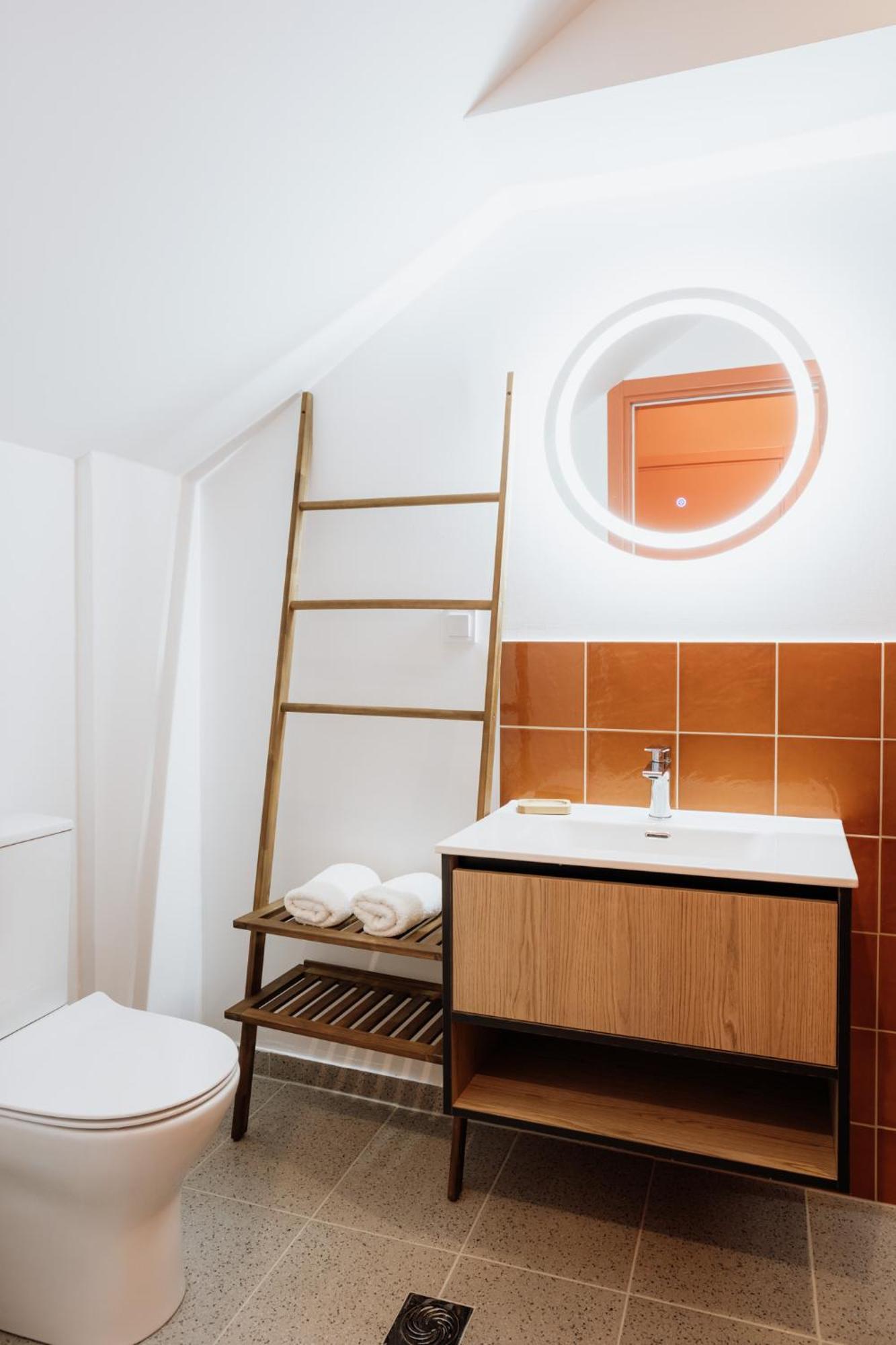 Canvas Color Your Apartment